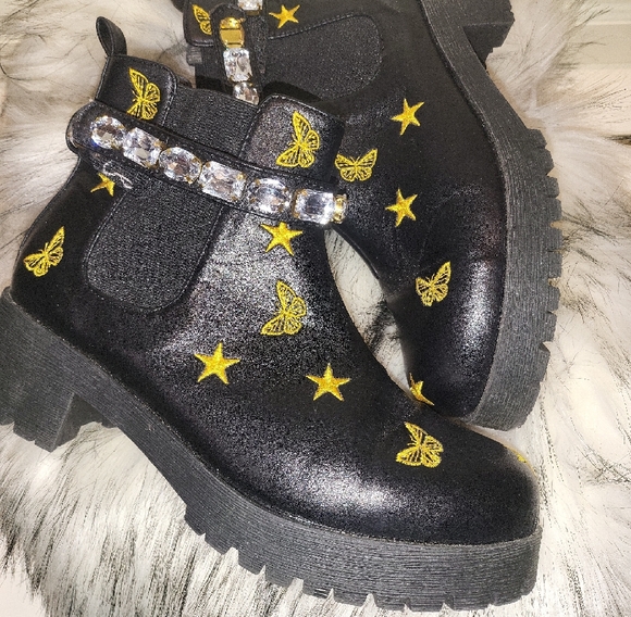 unknown Shoes - Black Boots with Yellow Star and Butterfly Design